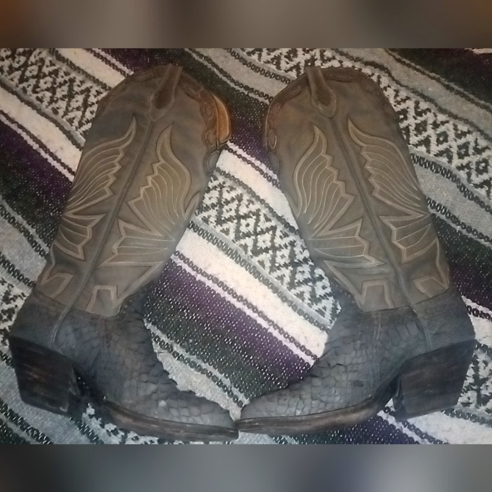 Woman's Snakeskin Hondo Boots
